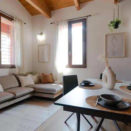 Al Mare Con Terrazza E Garage Riccione